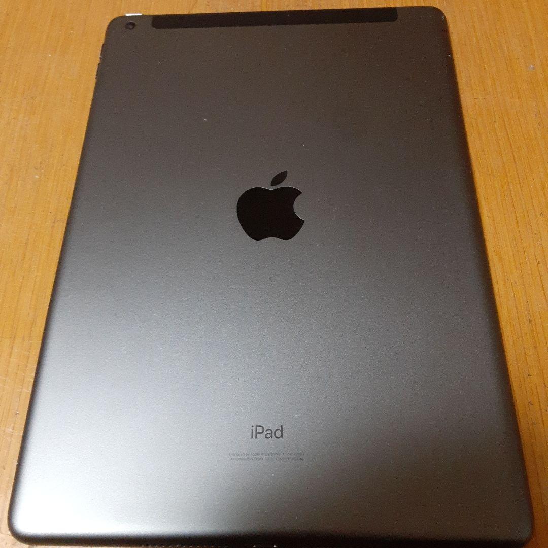 し*う様 Apple iPad スペースグレー 本体第８世代 充電器付