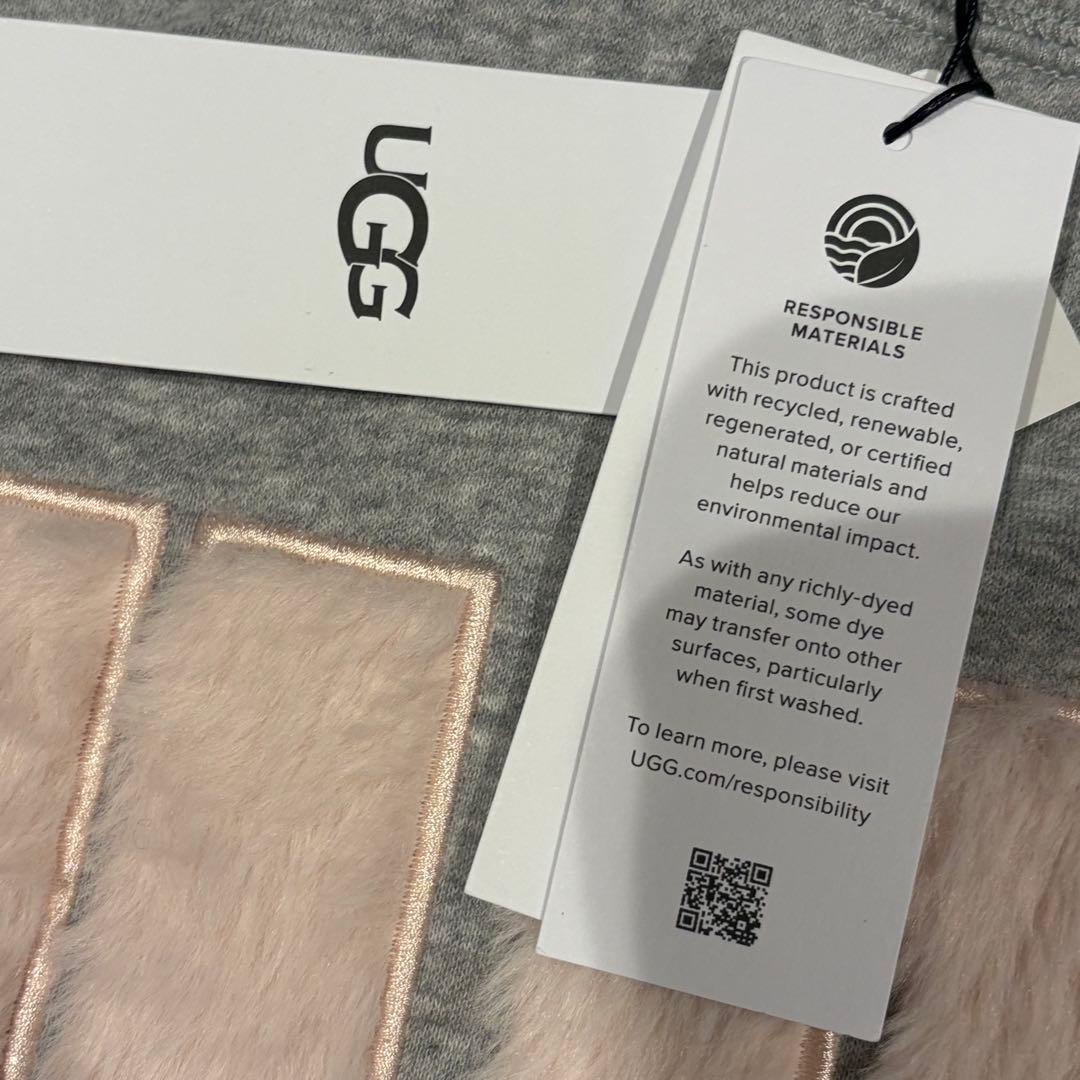 トップス UGG Madeline Fuzzy Logo Crewneck