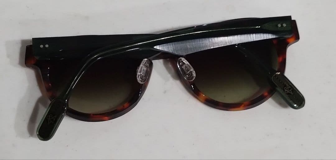 ANNE & VALENTIN SEYRIG 1509 サングラス