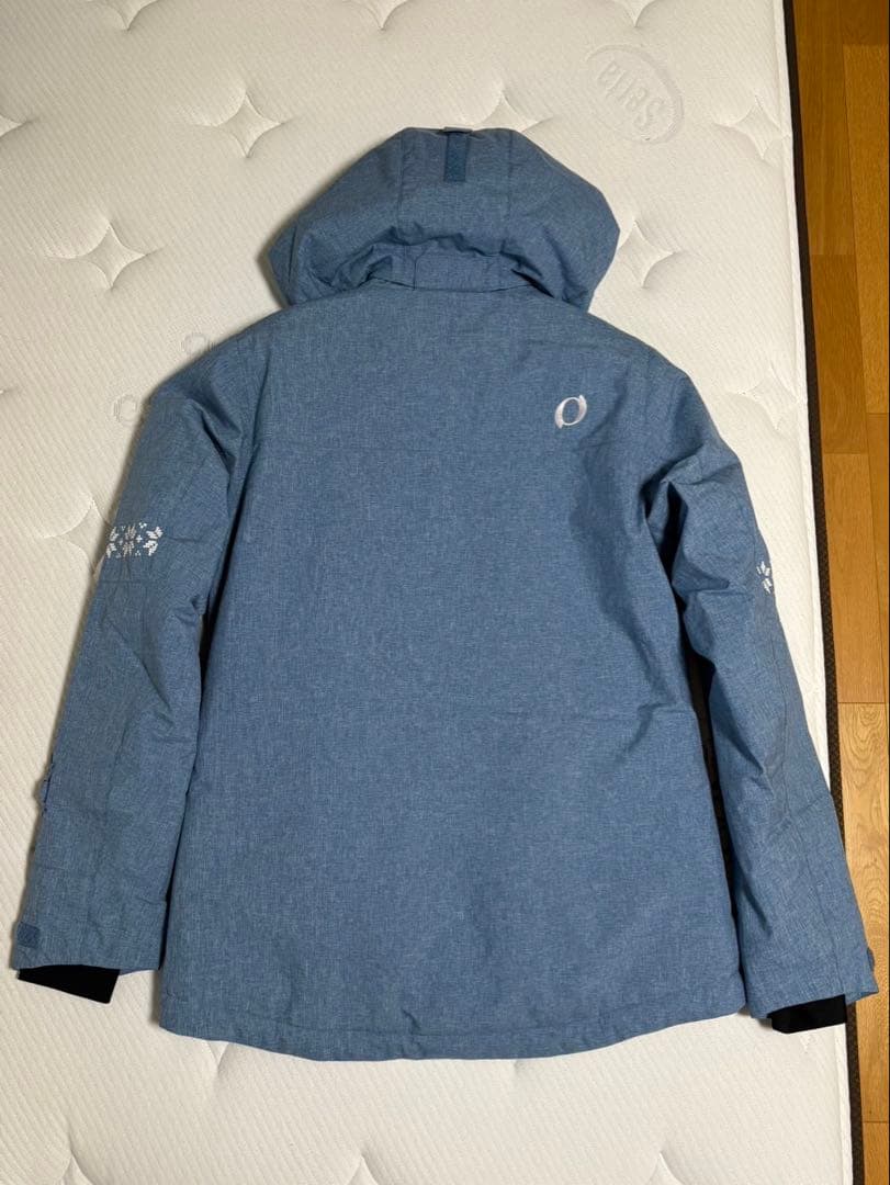 オンヨネのレディース用スキーウエア（ジャケットのみ）未使用、Lサイズ